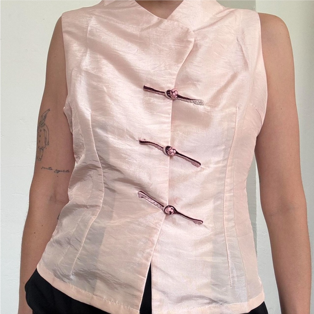Elegant Pink Sleeveless Top - Picture 2 of 2